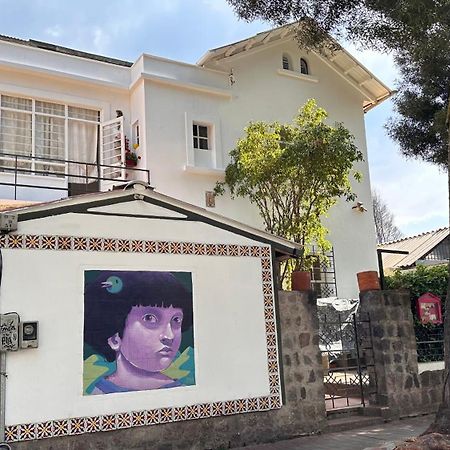 Campus Residencias Bed & Breakfast Quito Exterior foto