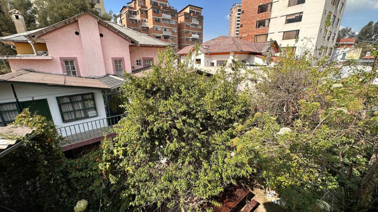Campus Residencias Bed & Breakfast Quito Exterior foto